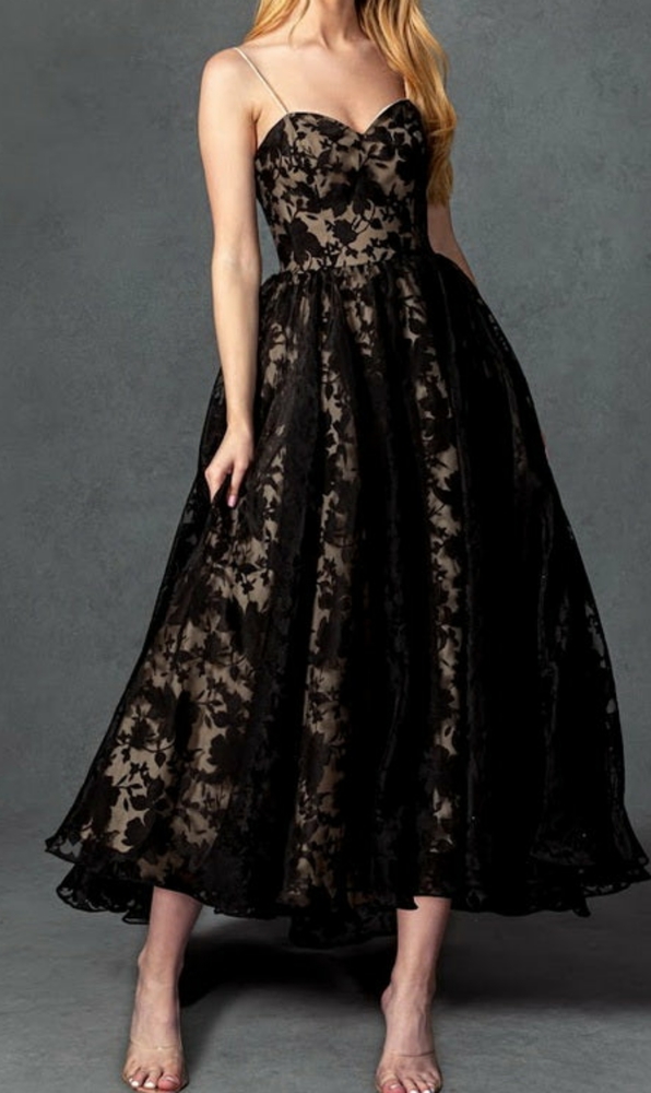 Formal dress - Picture 2 of 9